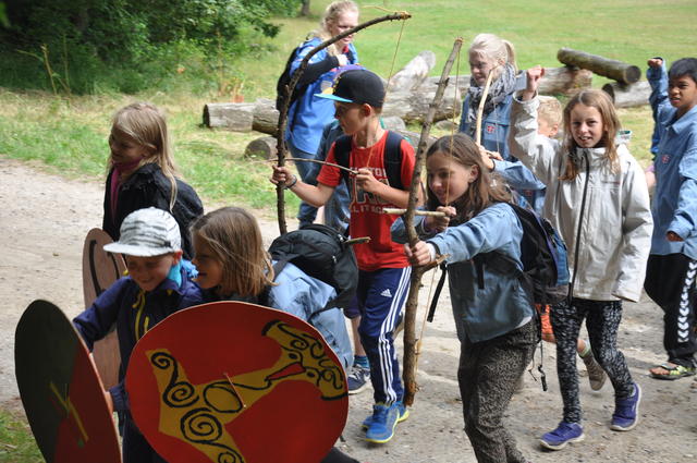 Øve i formation til angreb